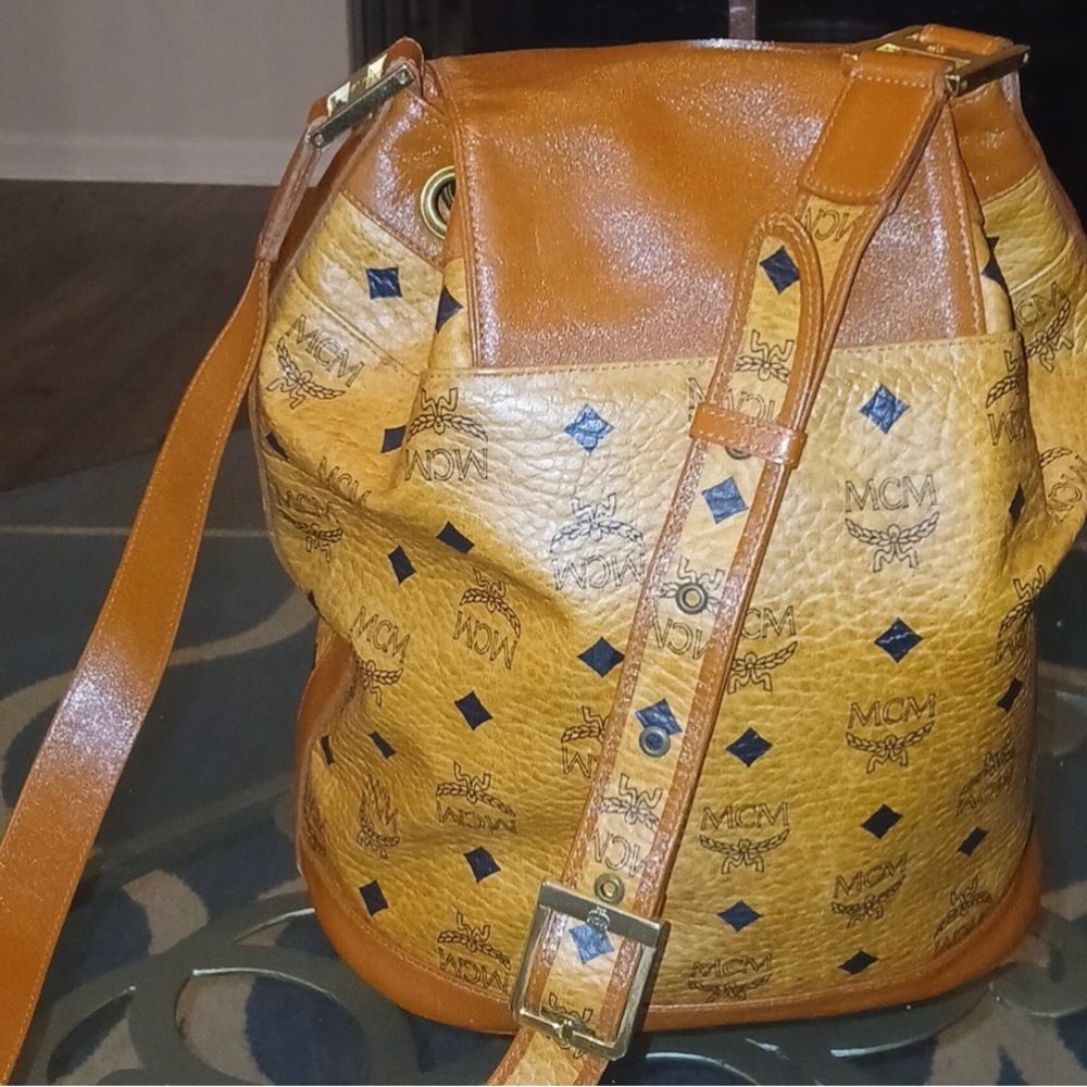 MCM COGNAC VISETOS LEATHER BUCKET BAG - Picture 6 of 12